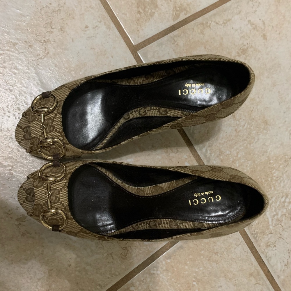 Authentic Gucci heels - Picture 6 of 7